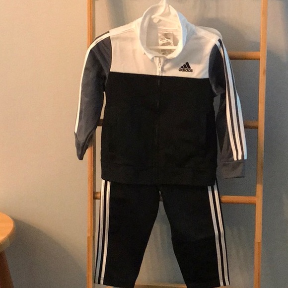 Adidas track jacket & bottom set size 24 months TOTAL OF 3 SETS (3 TOPS 3 PANTS) - Picture 4 of 16